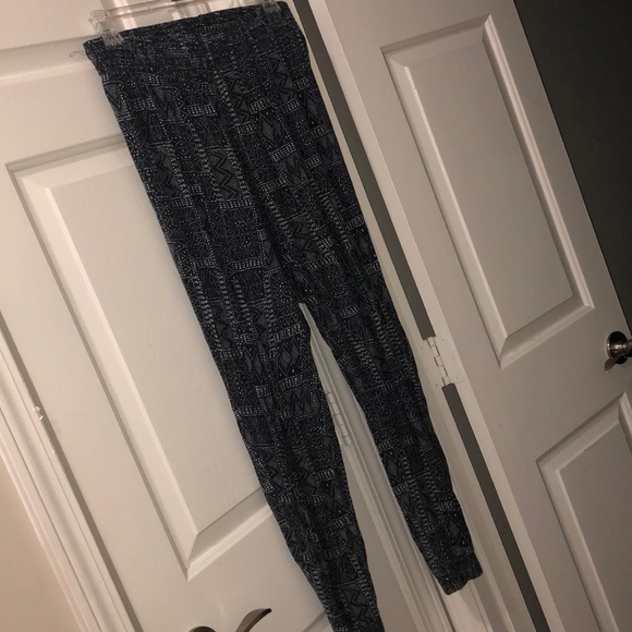 H&M Pants - Slouchy hipster joggers 🤗